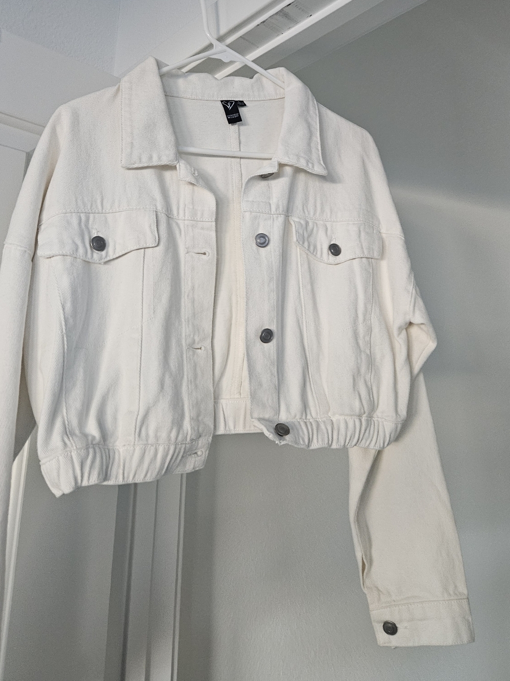 Vero Moda Off-White Cropped Denim Jacket
